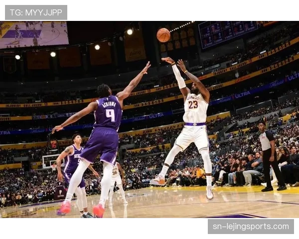 拉贾·朗多关键挡拆助攻提升詹姆斯效率显著