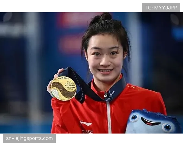 昌雅妮跳水完回家直接点三份甜品，教练说她训练时连水都不多喝一口